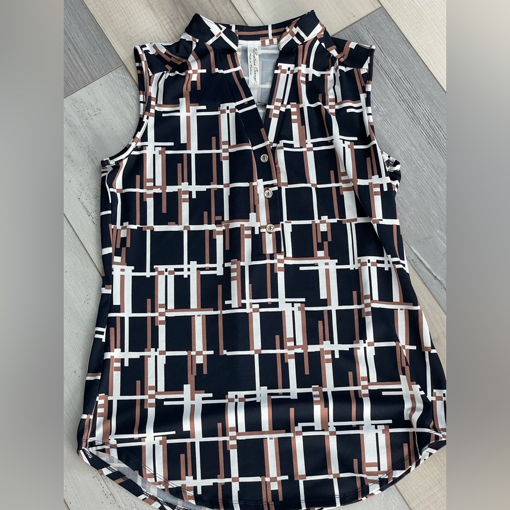 Ladies sleeveless blouse